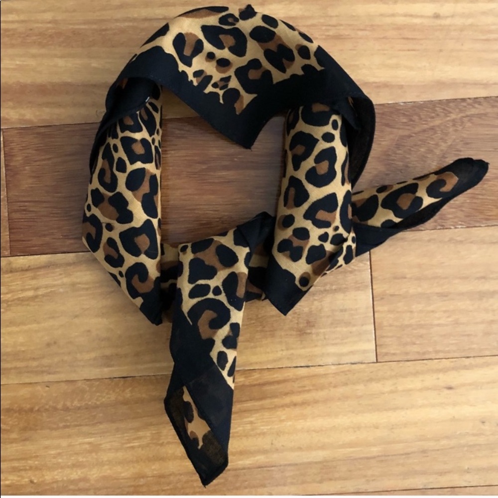 Animal Print Neck Scarf - Picture 2 of 3